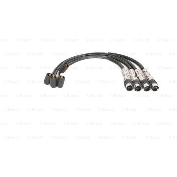 Слика на комплет кабли за свеќици BOSCH 0 986 357 822 за VW Caddy 3 Estate 1.2 TSI - 105 коњи бензин