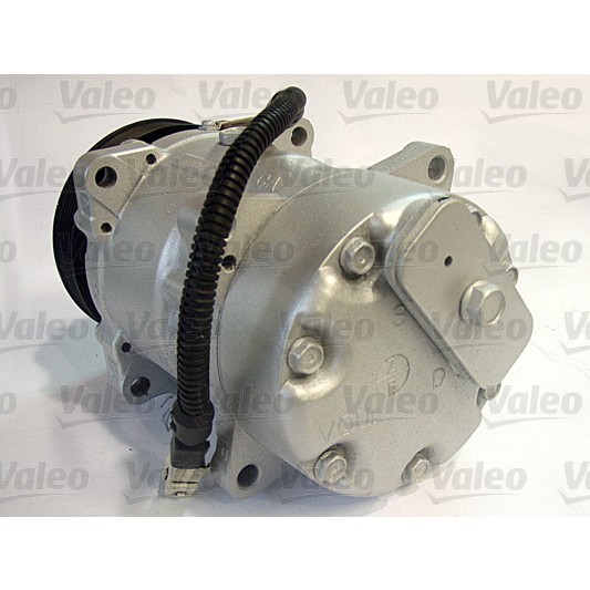 Слика на Компресор за клима VALEO REMANUFACTURED 813806