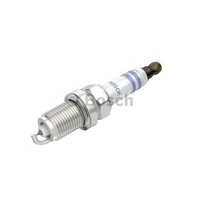 Слика на свеќица BOSCH IRIDIUM 0 242 240 654 за Nissan Pick up (D21) 2.4 i 12V - 124 коњи бензин