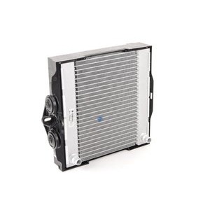 Слика на Auxiliary Radiator - Right BMW OE 17117802662 за  BMW 7 Series F 750 d xDrive - 381 kоњи дизел